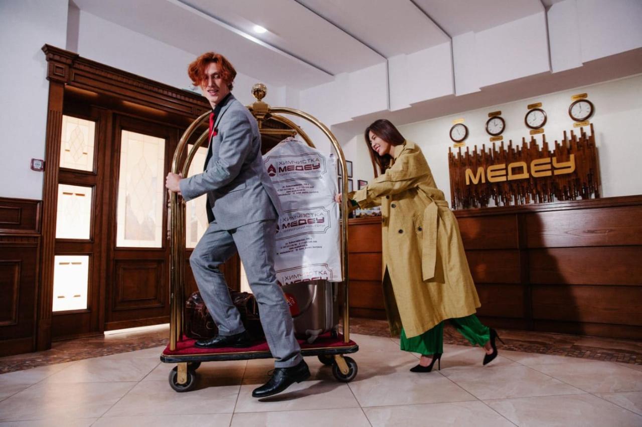Medeu Hotell Qostanaj Exteriör bild