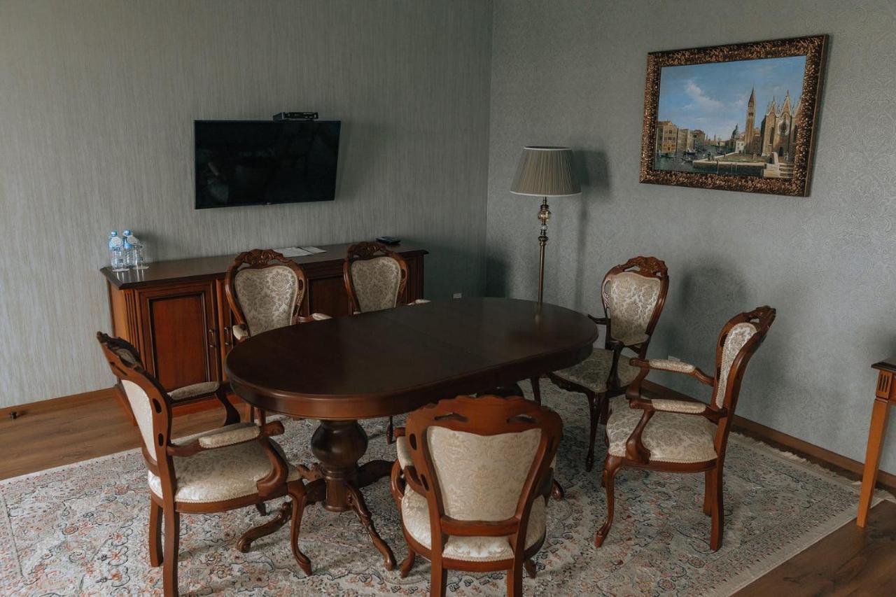 Medeu Hotell Qostanaj Exteriör bild