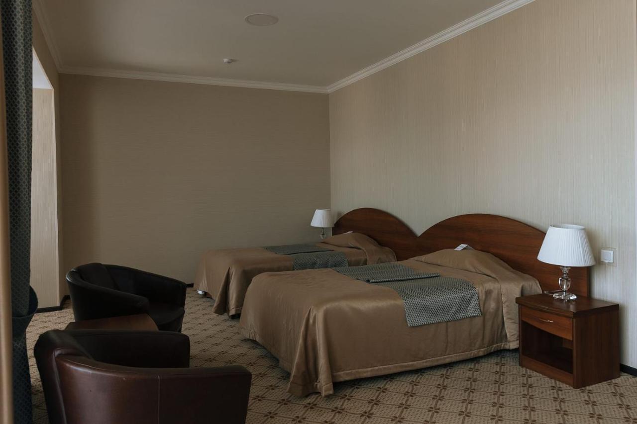 Medeu Hotell Qostanaj Exteriör bild