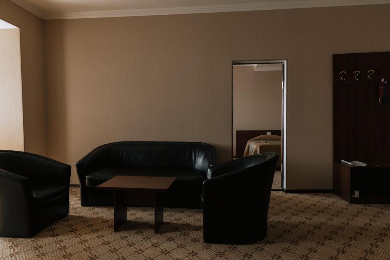 Medeu Hotell Qostanaj Exteriör bild