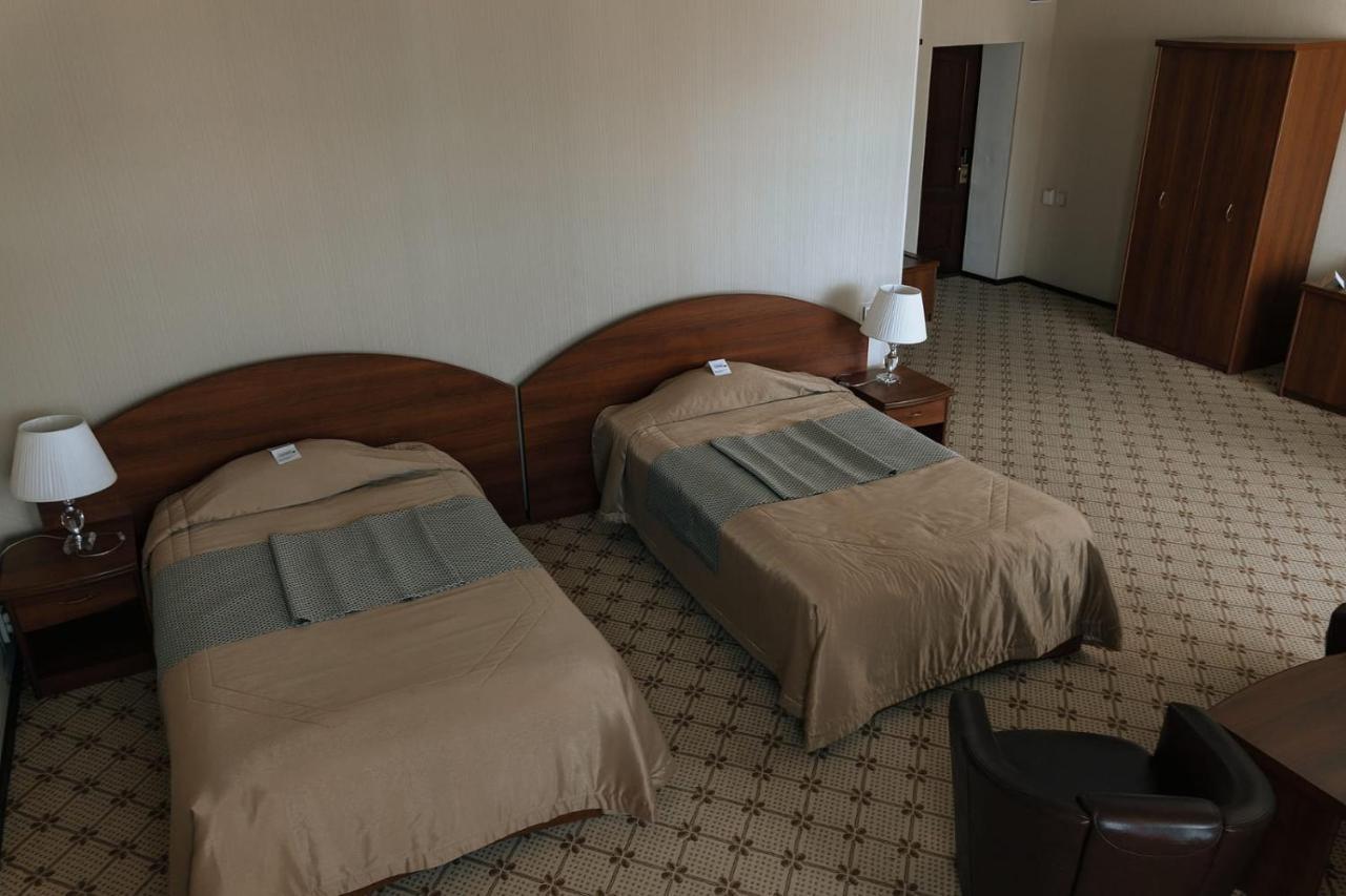 Medeu Hotell Qostanaj Exteriör bild