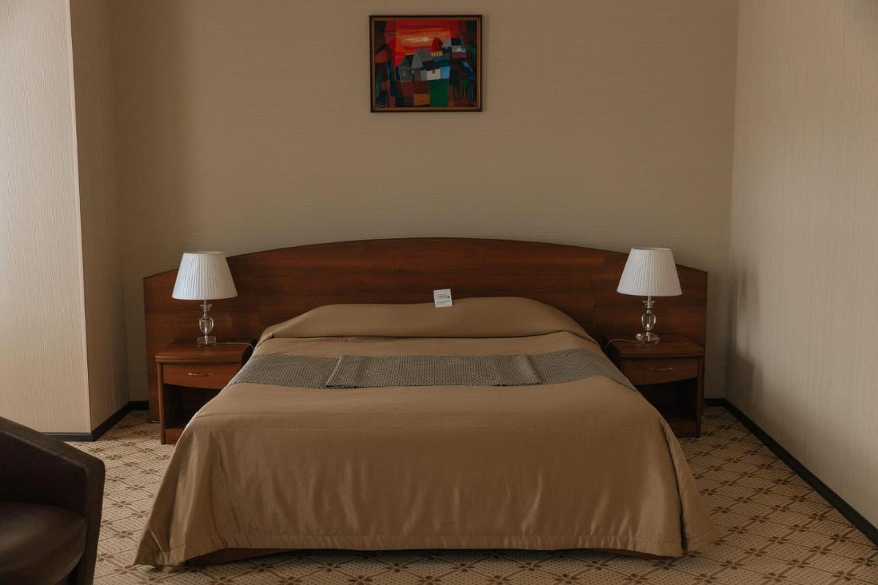 Medeu Hotell Qostanaj Exteriör bild