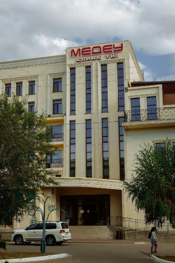 Medeu Hotell Qostanaj Exteriör bild