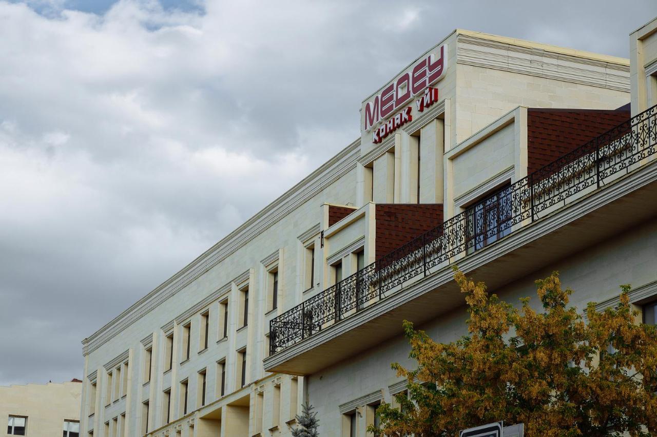 Medeu Hotell Qostanaj Exteriör bild