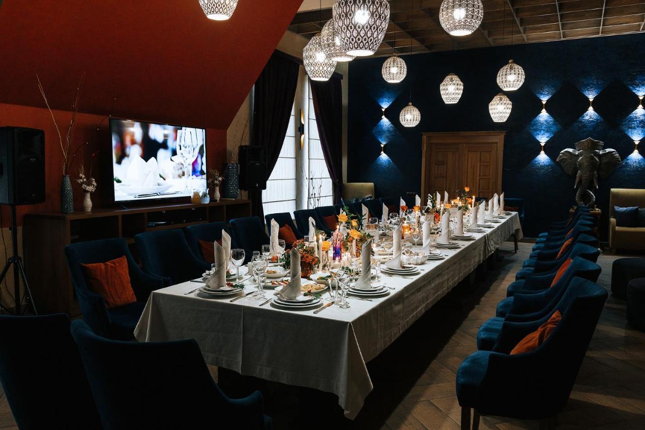 Medeu Hotell Qostanaj Exteriör bild