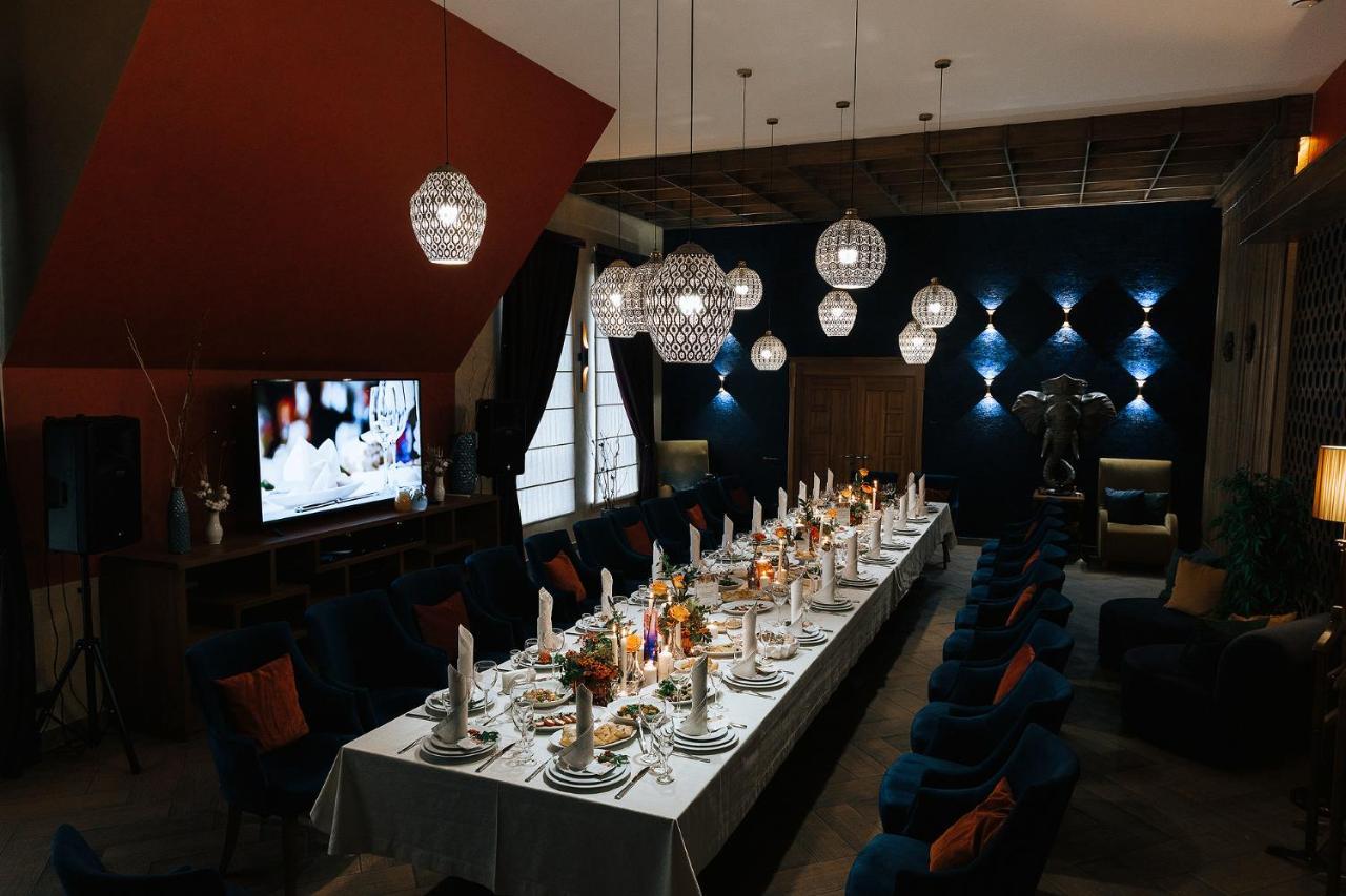 Medeu Hotell Qostanaj Exteriör bild