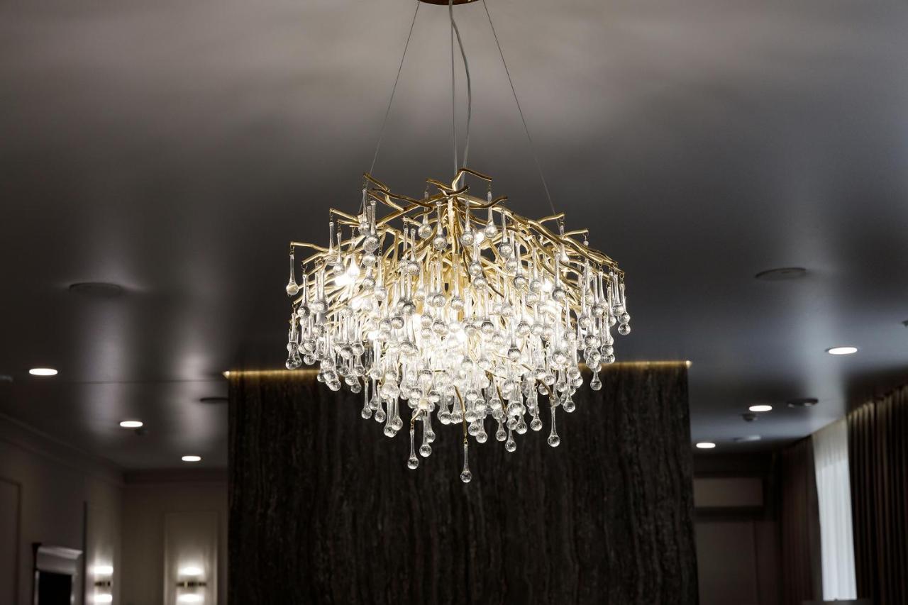 Medeu Hotell Qostanaj Exteriör bild